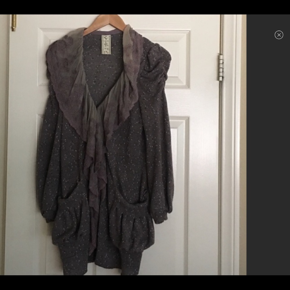 Beautiful Sweater cardigan w Lace Collar M
